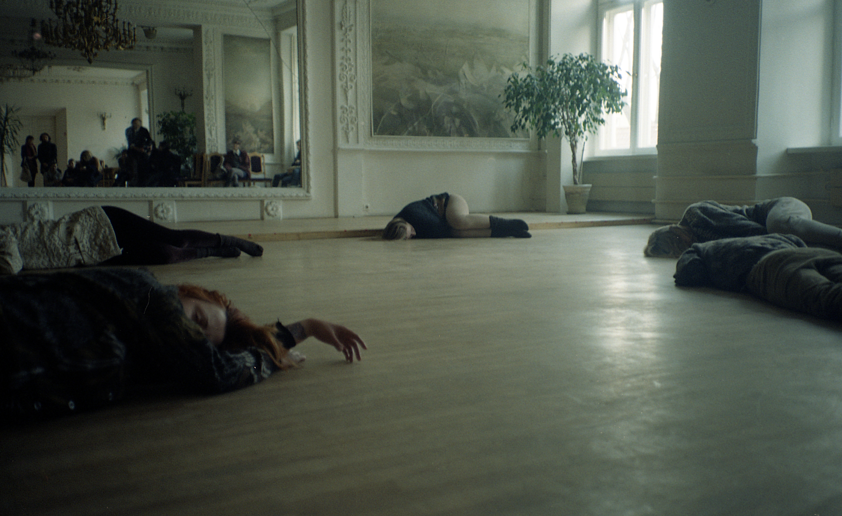 Alex Cecchetti, Seven Brothers. Choreography for sleeping dancers, 2012 (Courtesy dell'artista)