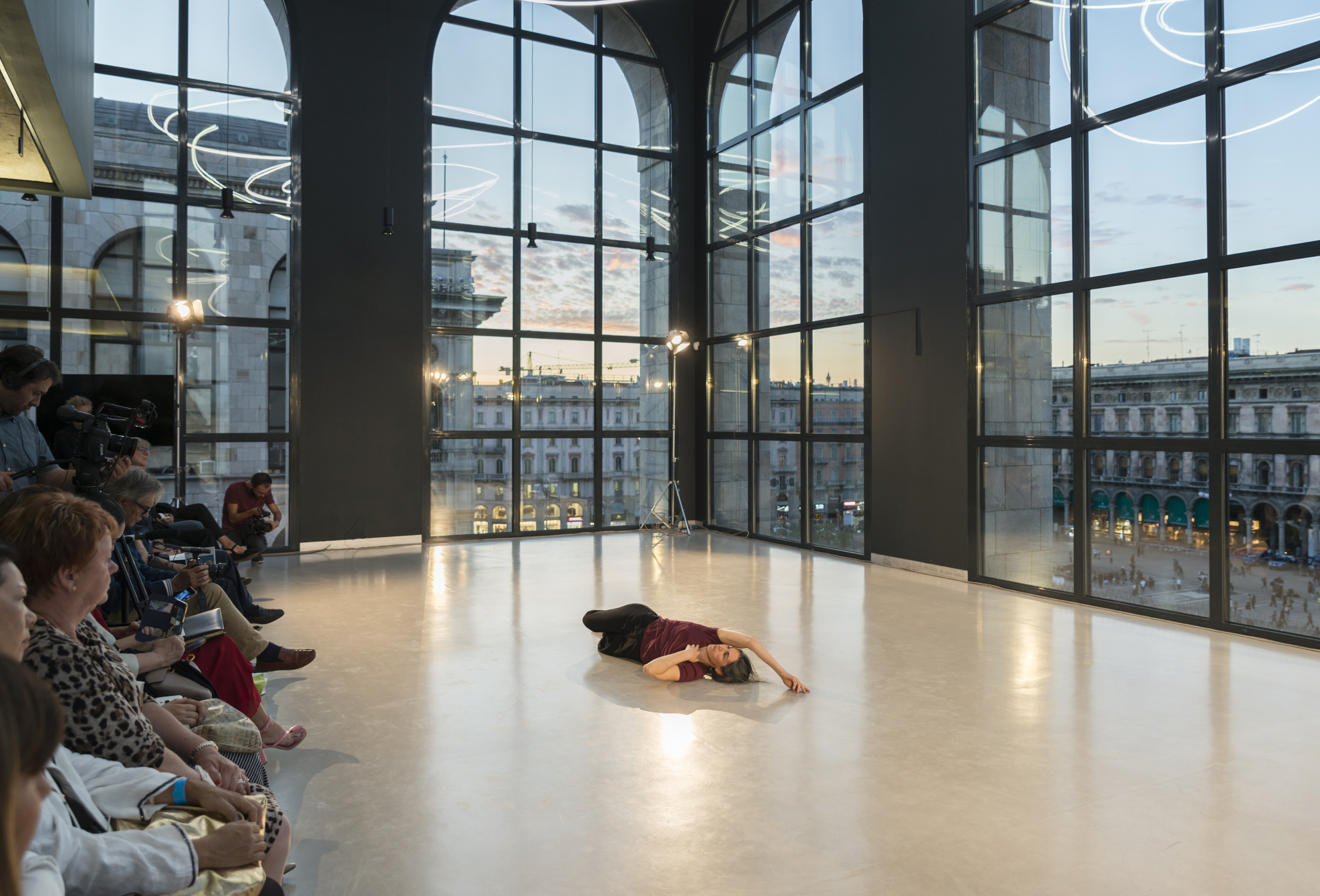 <em>Sleepwalkers</em>, 1968, performed at Museo del Novecento, Sala Fontana, Milan, 2017, in the framework of <em>Furla Series - Time after Time, Space after Space</em>. Courtesy the artist and The Box, Los Angeles. Photo © Masiar Pasquali