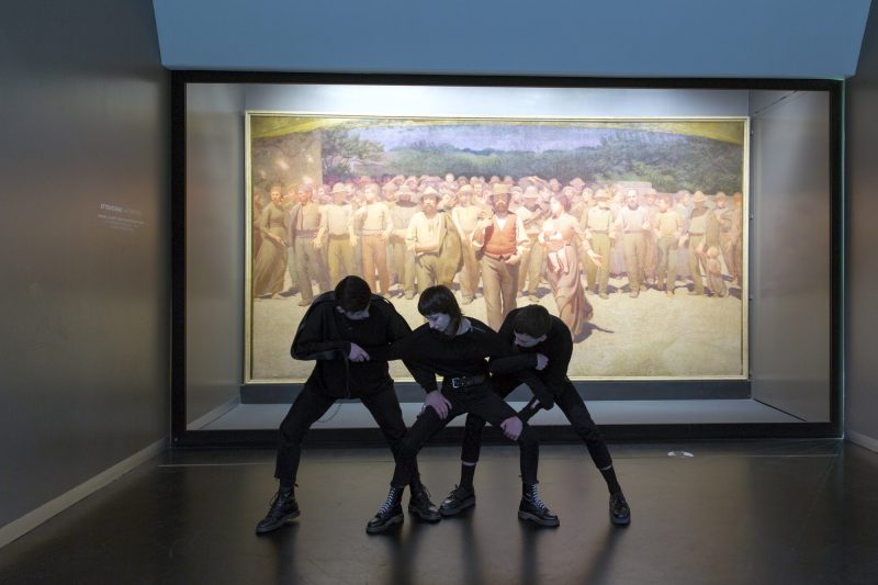 Valentina Parati, Non era nient'altro che un amore violento, performance, Museo del Novecento, Milan. Photo: Alessandro Calabrese