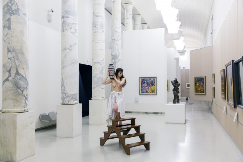 Elisabetta Bottura, Recai Piacer, performance, Museo del Novecento, Milano. Foto: Alessandro Calabrese